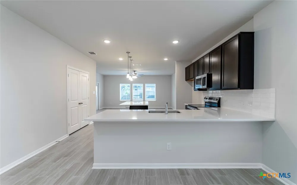 1232 Sweden Seguin, TX 78155