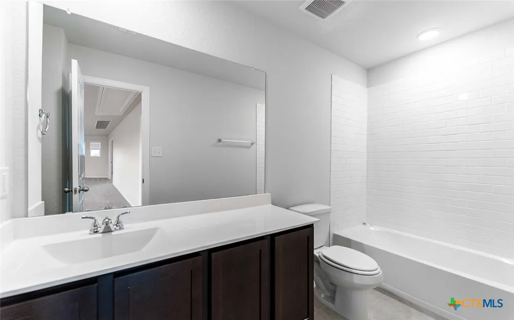 1232 Sweden Seguin, TX 78155