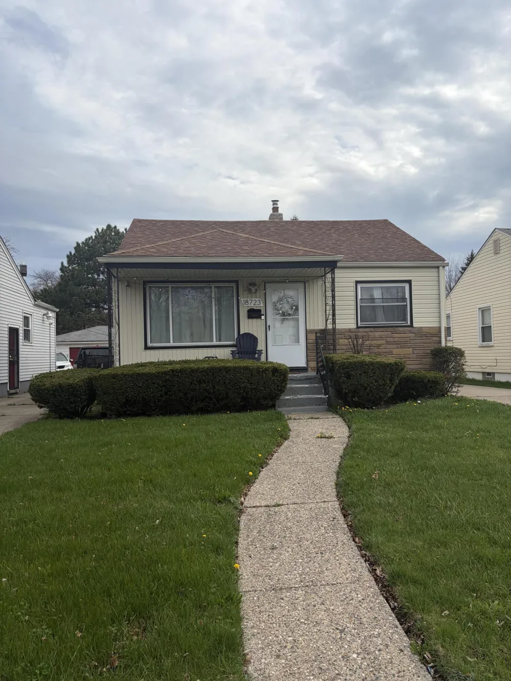 18723 Woodland Street Harper Woods, MI 48225