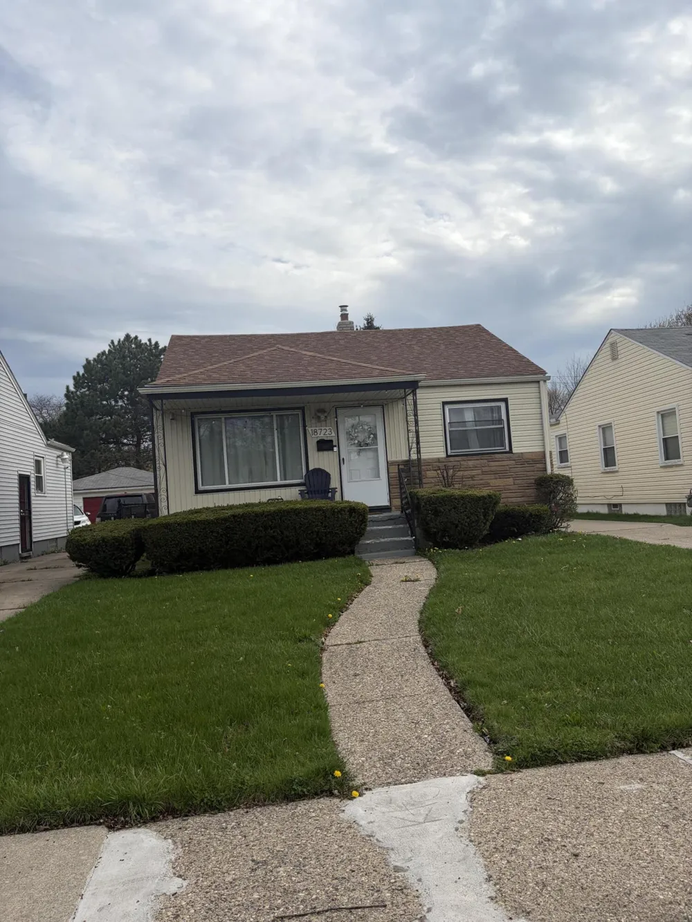 18723 Woodland Street Harper Woods, MI 48225