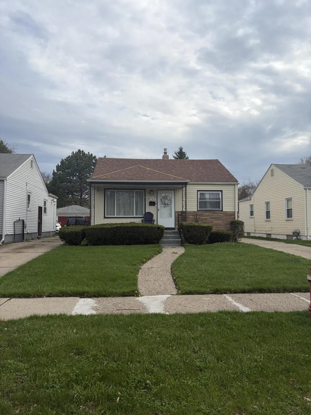 18723 Woodland Street Harper Woods, MI 48225