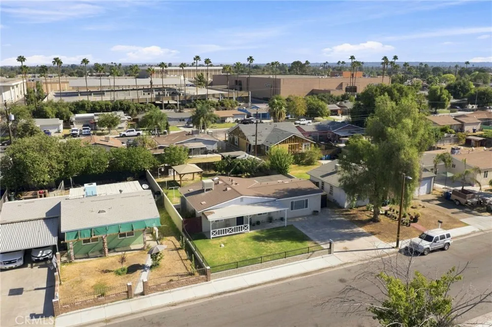 2700 Lum Ave Bakersfield, CA 93304