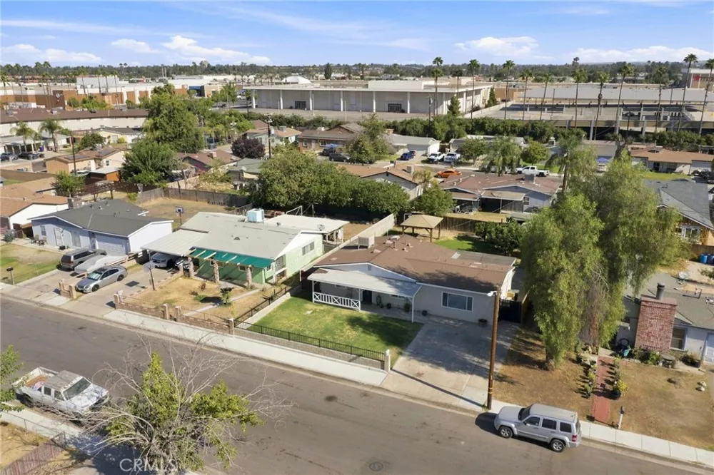2700 Lum Ave Bakersfield, CA 93304