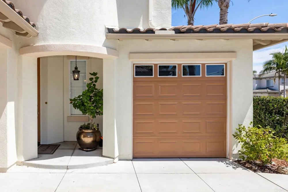3693 Strata Drive Carlsbad, CA 92010