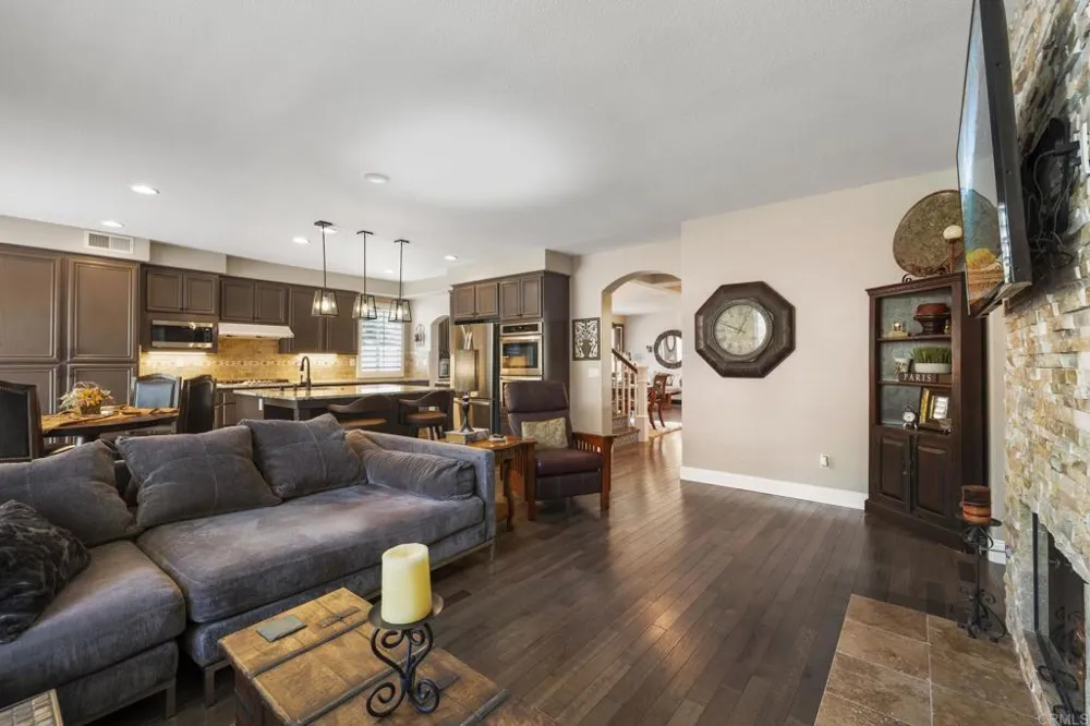 3693 Strata Drive Carlsbad, CA 92010