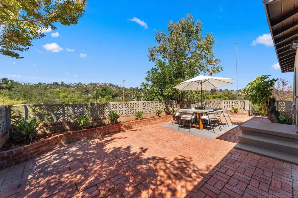 10765 Lupin La Mesa, CA 91941