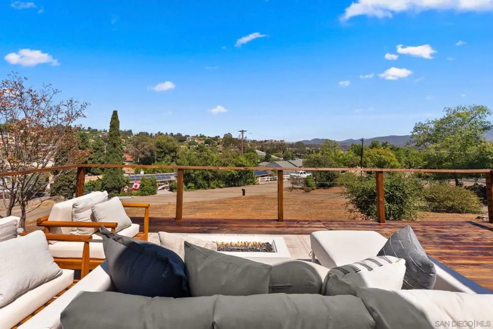10765 Lupin La Mesa, CA 91941