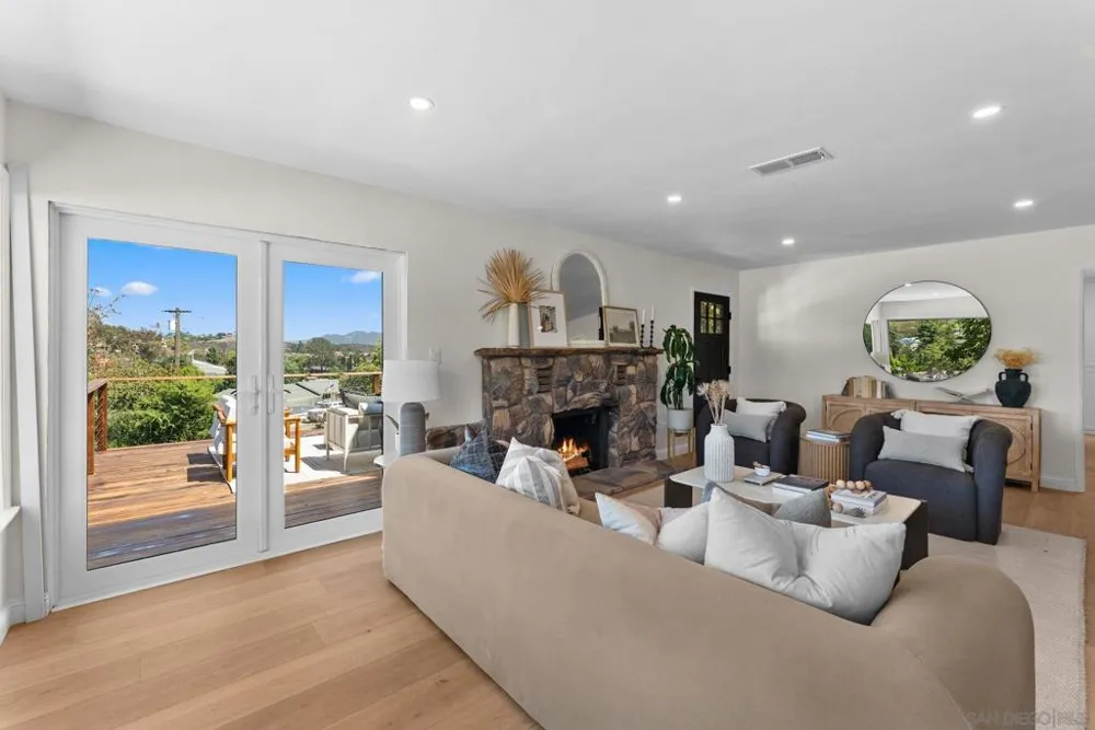 10765 Lupin La Mesa, CA 91941