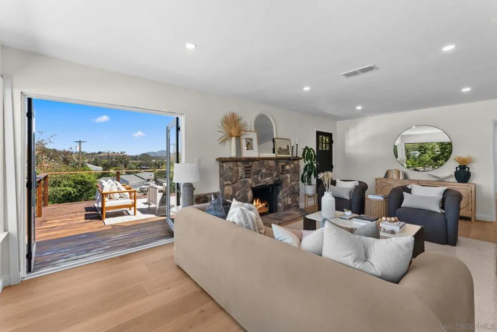 10765 Lupin La Mesa, CA 91941