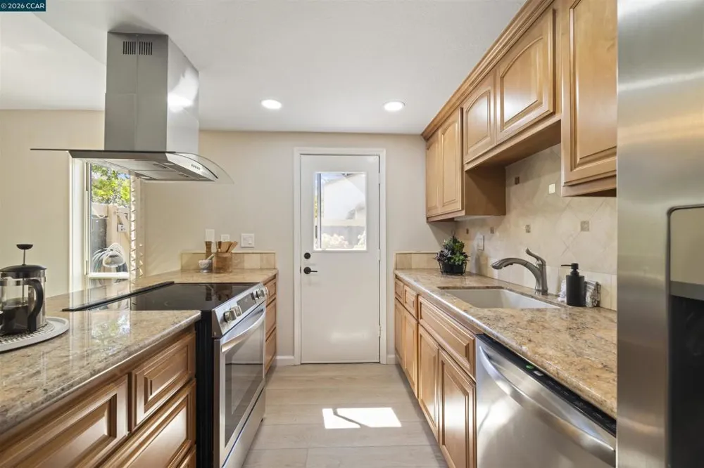 1881 Olmo Way Walnut Creek, CA 94598