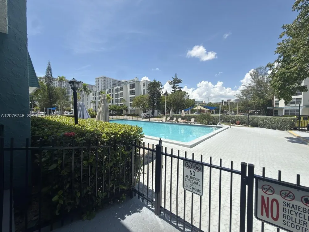 17560 Atlantic Blvd #503 Sunny Isles Beach, FL 33160