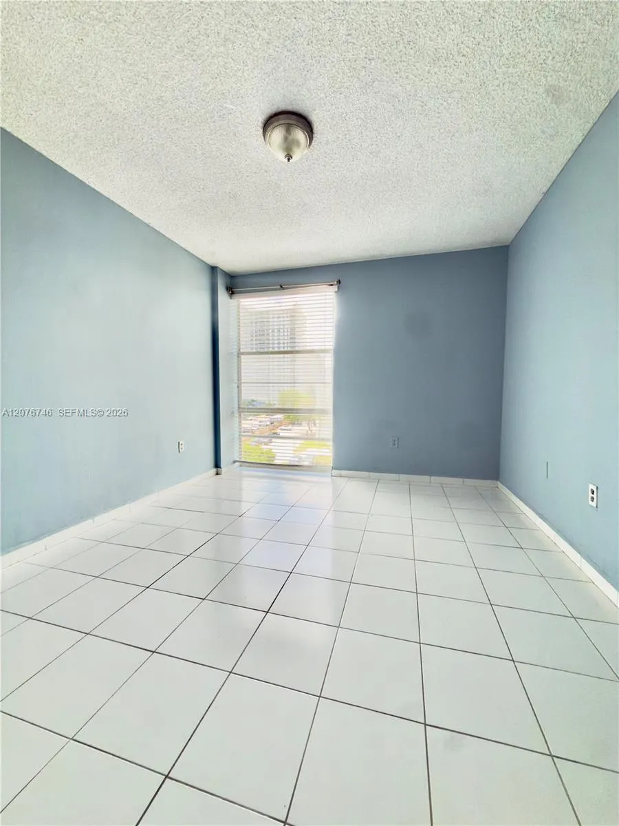 17560 Atlantic Blvd #503 Sunny Isles Beach, FL 33160