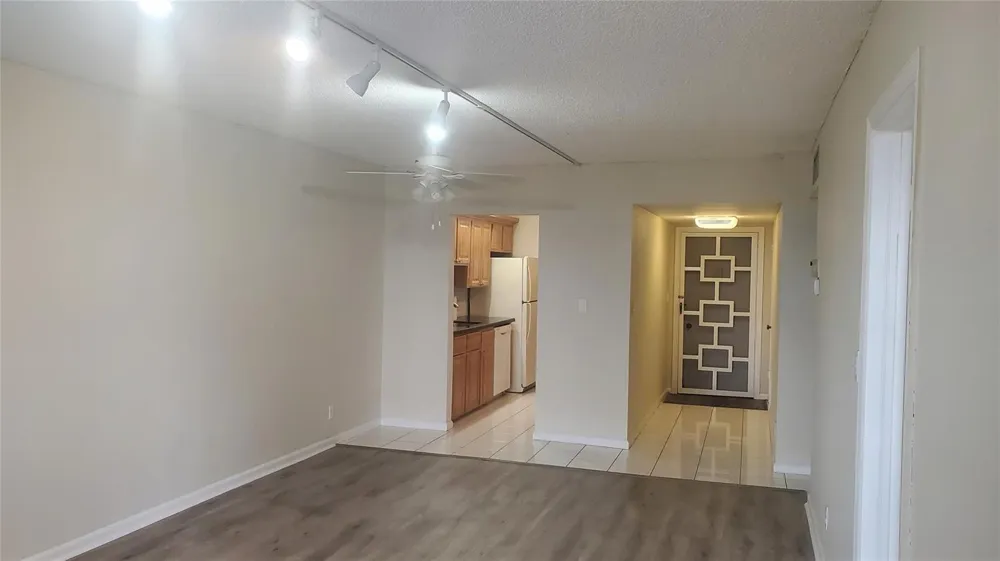 3910 Crystal Lake Drive #403 Deerfield Beach, FL 33064