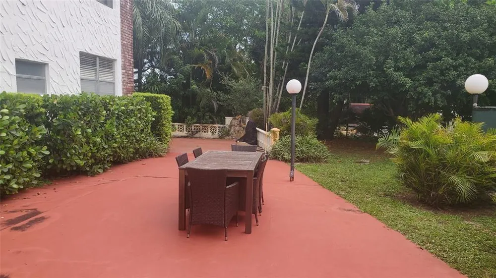 3910 Crystal Lake Drive #403 Deerfield Beach, FL 33064