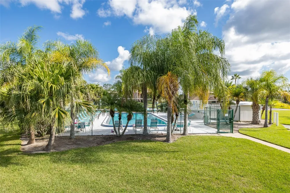 160 LAKEVIEW WAY #160 Oldsmar, FL 34677