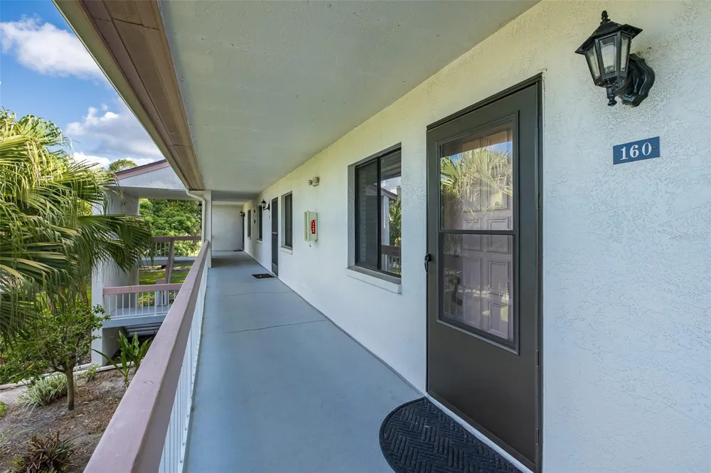 160 LAKEVIEW WAY #160 Oldsmar, FL 34677