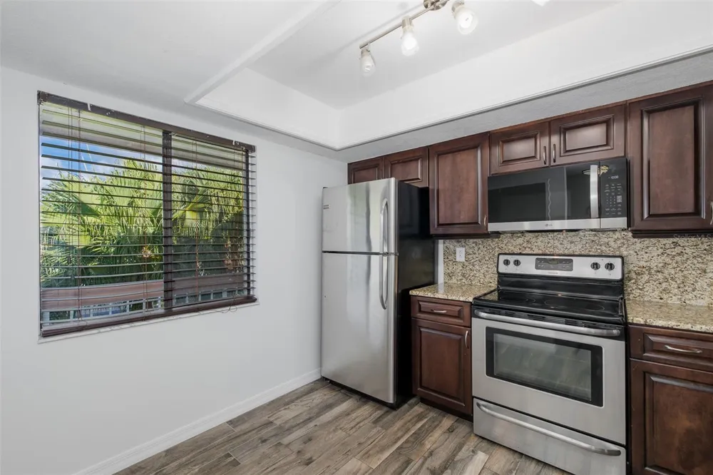 160 LAKEVIEW WAY #160 Oldsmar, FL 34677