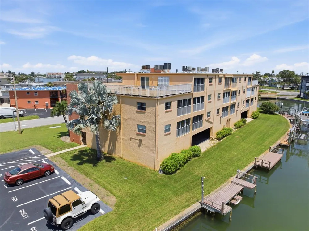 175 116TH AVENUE #206 Treasure Island, FL 33706