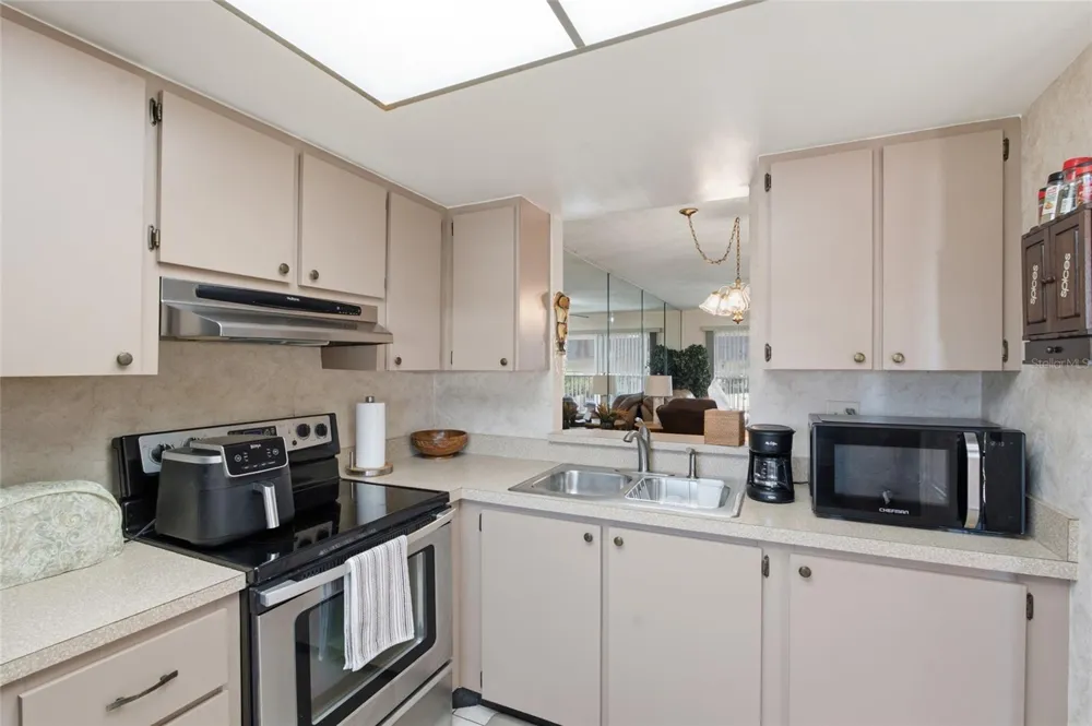 175 116TH AVENUE #206 Treasure Island, FL 33706