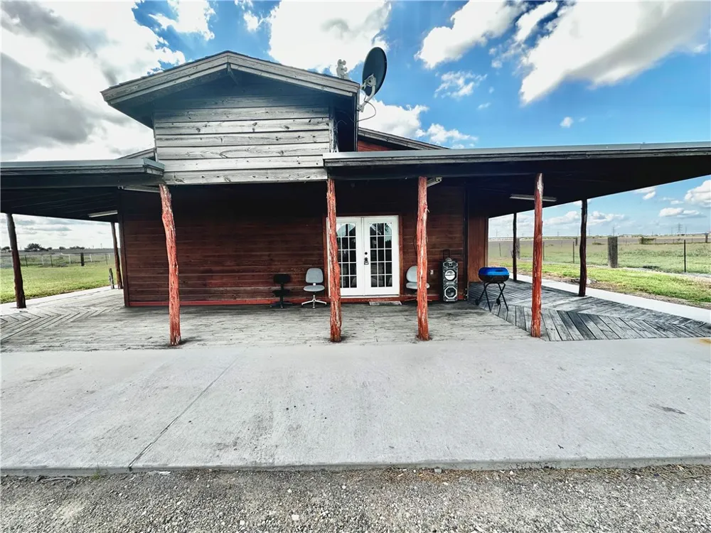 3206 County Road 44 Robstown, TX 78380