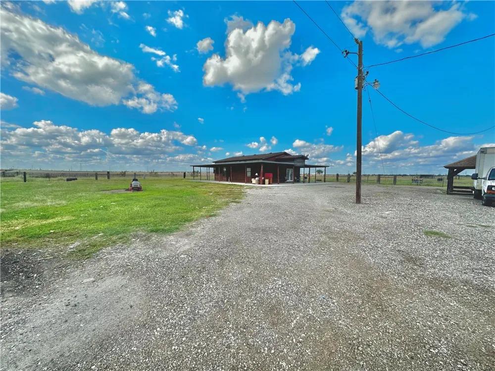 3206 County Road 44 Robstown, TX 78380