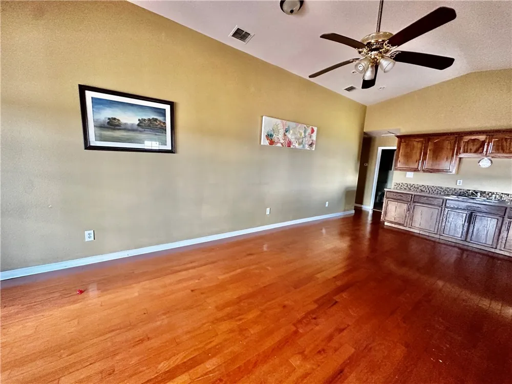 3206 County Road 44 Robstown, TX 78380