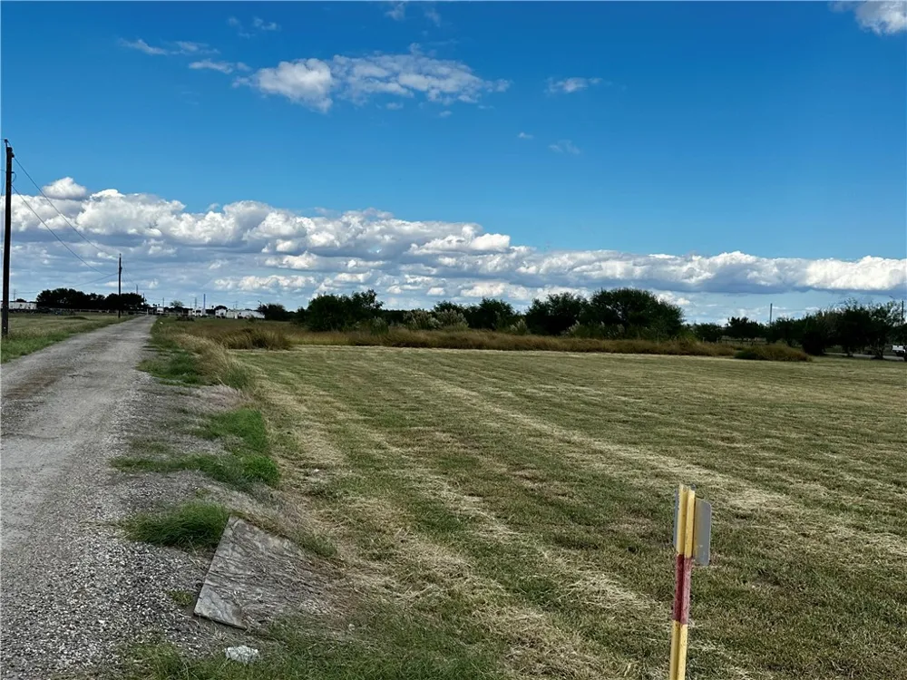 3206 County Road 44 Robstown, TX 78380