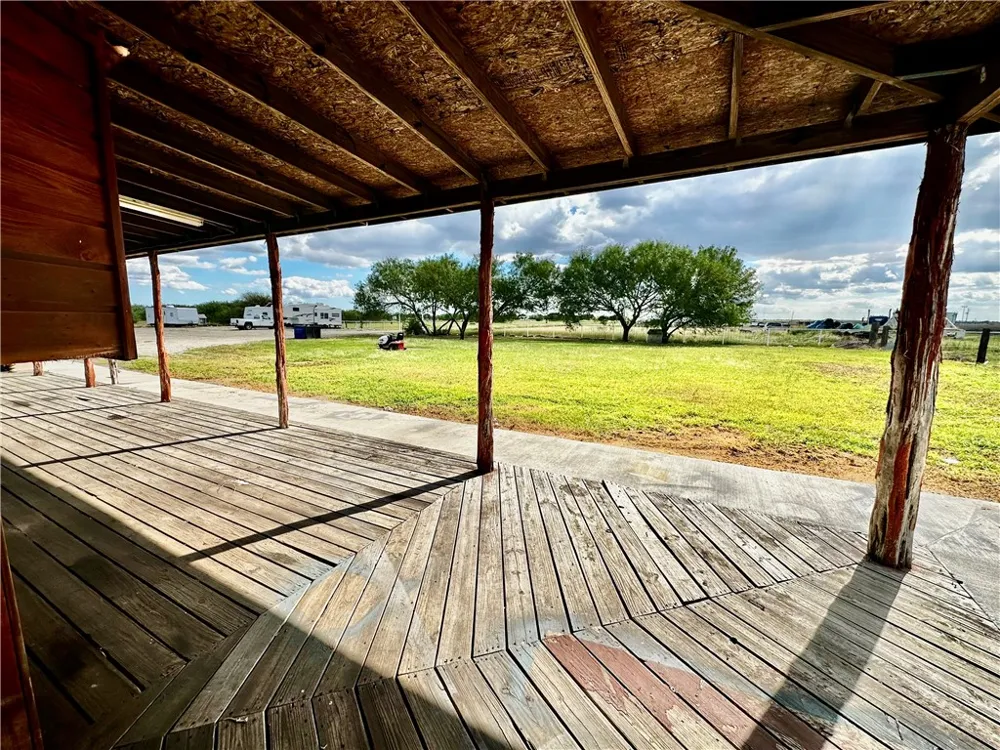 3206 County Road 44 Robstown, TX 78380