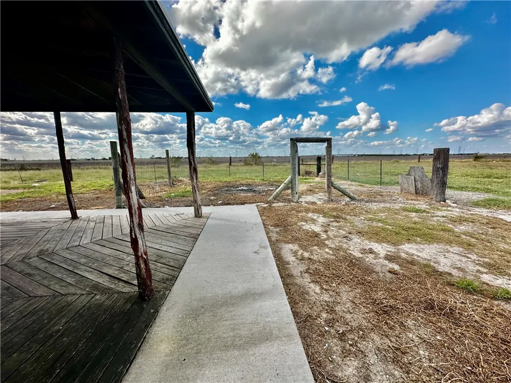 3206 County Road 44 Robstown, TX 78380