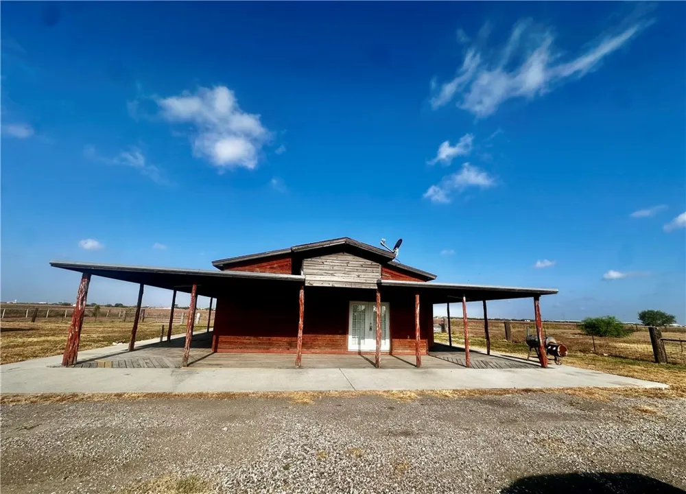 3206 County Road 44 Robstown, TX 78380