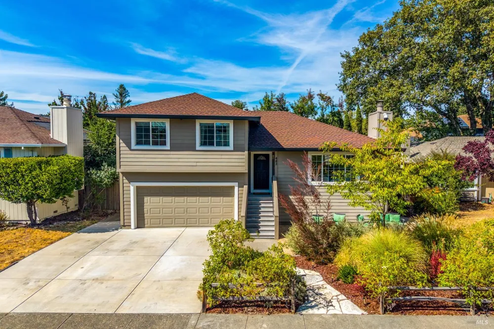 443 Harper Court Windsor, CA 95492