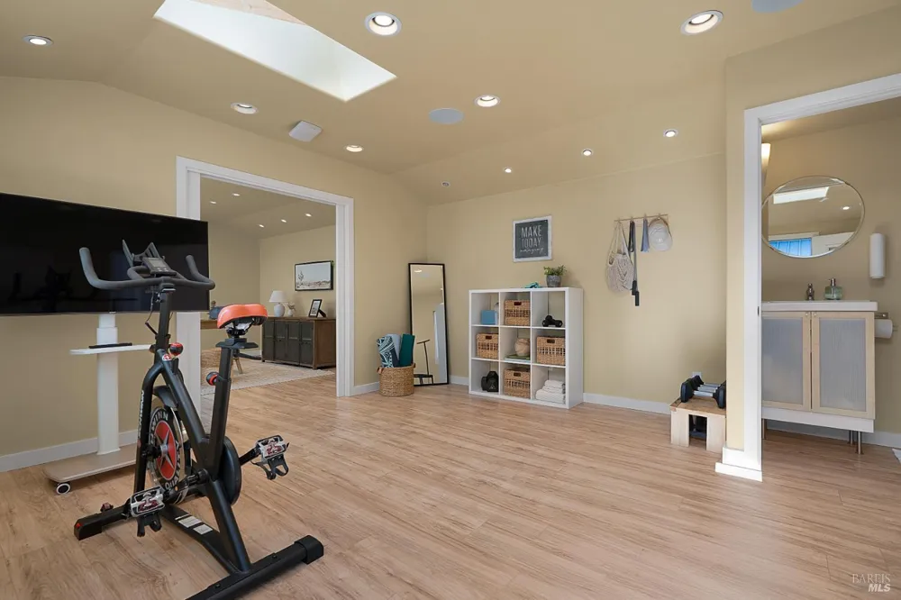 443 Harper Court Windsor, CA 95492