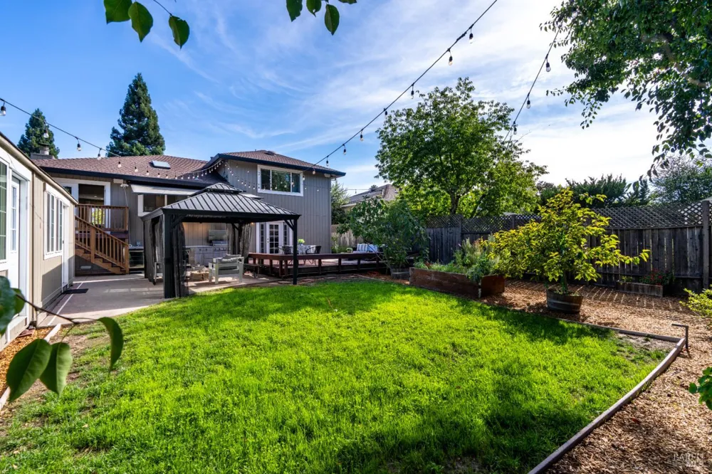 443 Harper Court Windsor, CA 95492