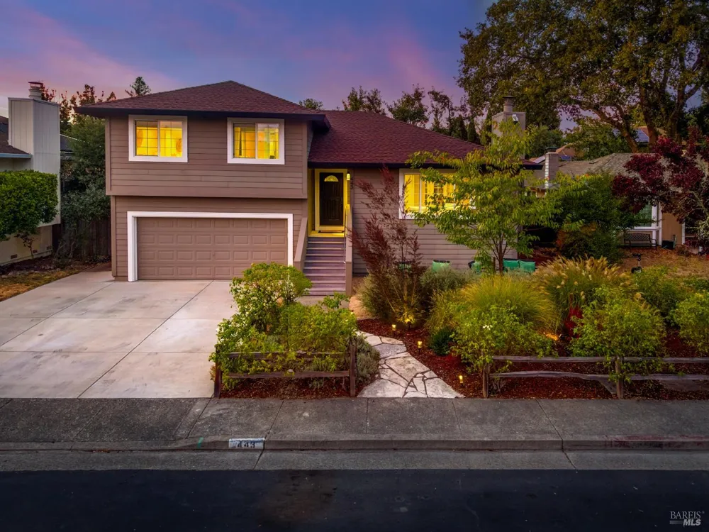 443 Harper Court Windsor, CA 95492