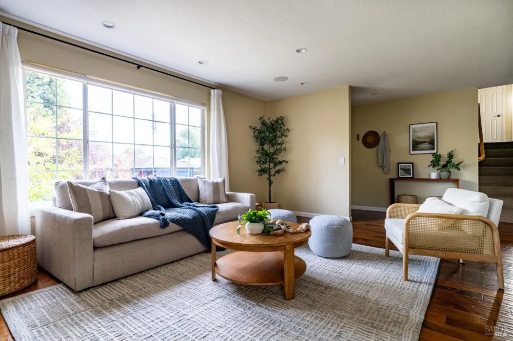 443 Harper Court Windsor, CA 95492