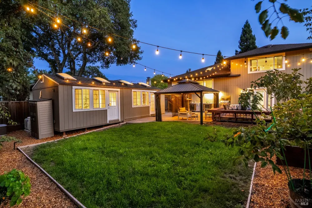 443 Harper Court Windsor, CA 95492