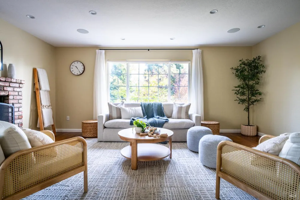 443 Harper Court Windsor, CA 95492