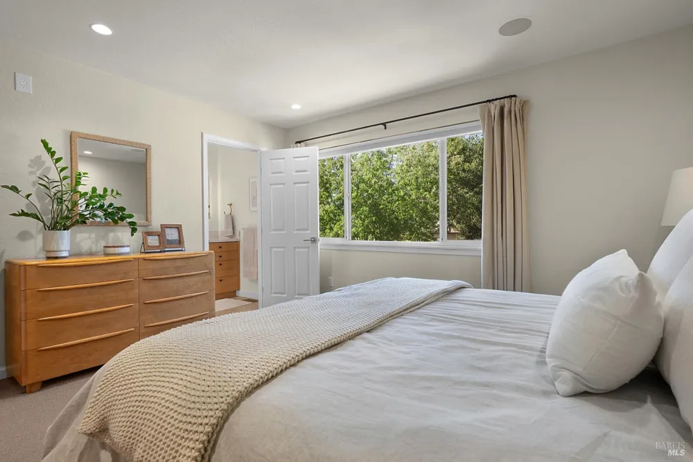443 Harper Court Windsor, CA 95492