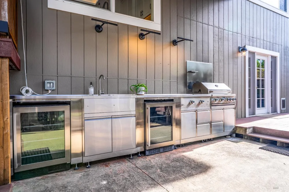 443 Harper Court Windsor, CA 95492