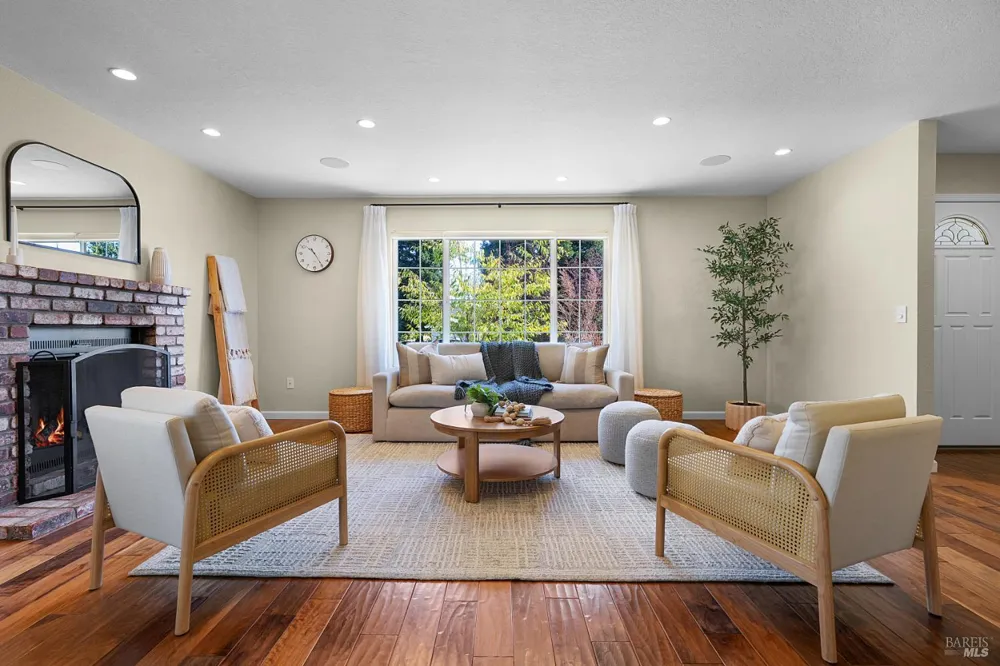 443 Harper Court Windsor, CA 95492