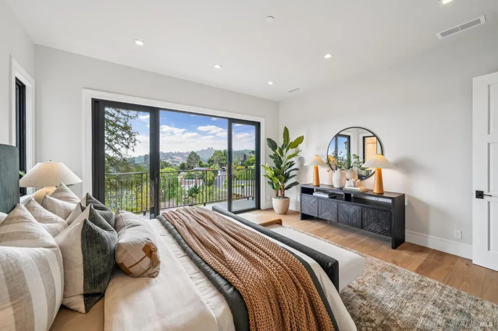 217 Cleveland Avenue Mill Valley, CA 94941