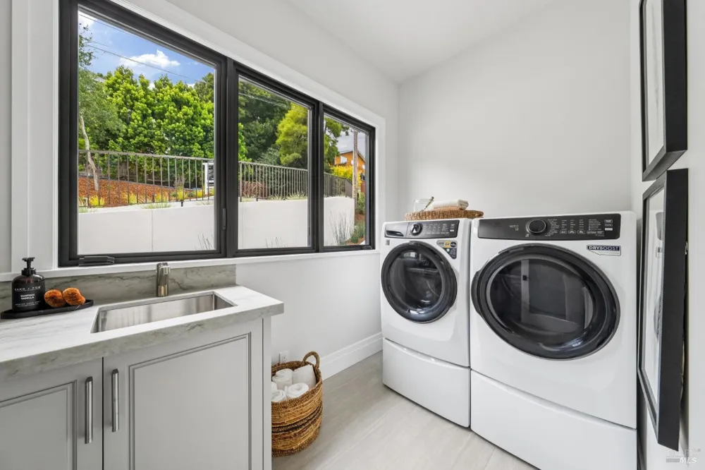 217 Cleveland Avenue Mill Valley, CA 94941