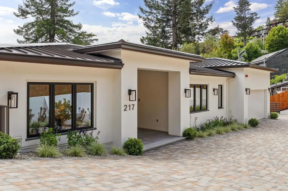 217 Cleveland Avenue Mill Valley, CA 94941