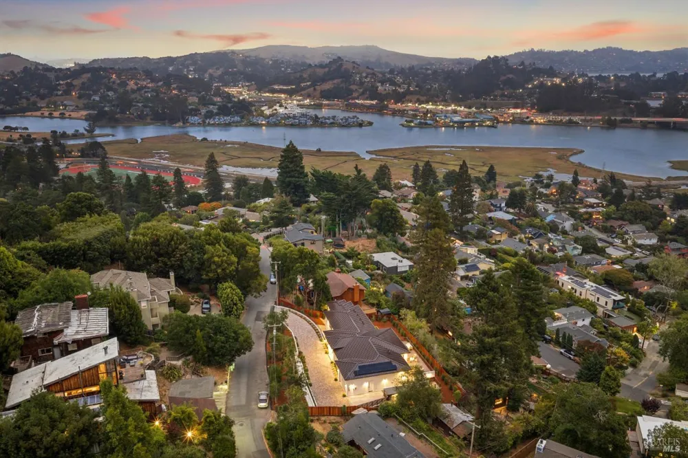 217 Cleveland Avenue Mill Valley, CA 94941