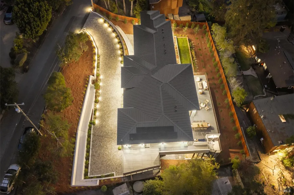 217 Cleveland Avenue Mill Valley, CA 94941