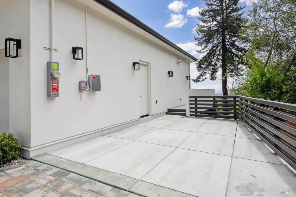 217 Cleveland Avenue Mill Valley, CA 94941