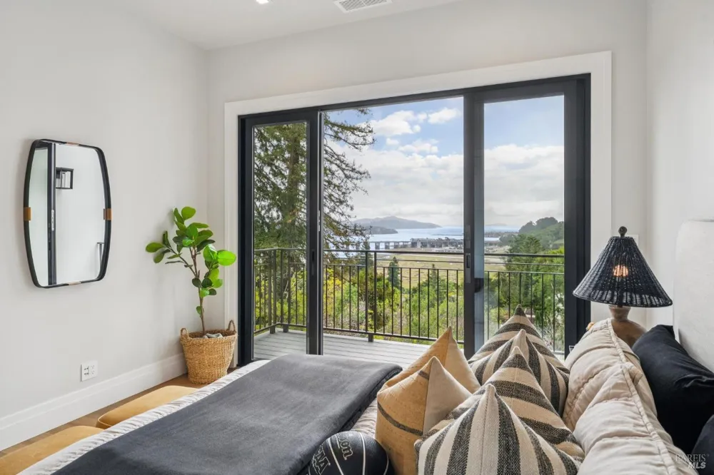 217 Cleveland Avenue Mill Valley, CA 94941