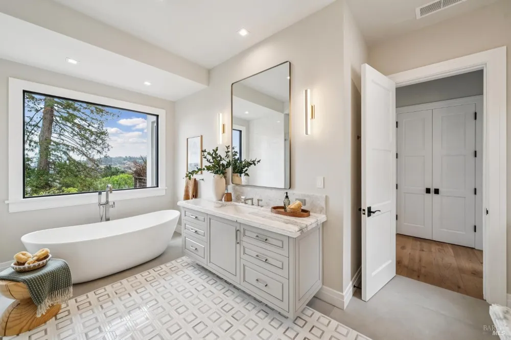 217 Cleveland Avenue Mill Valley, CA 94941