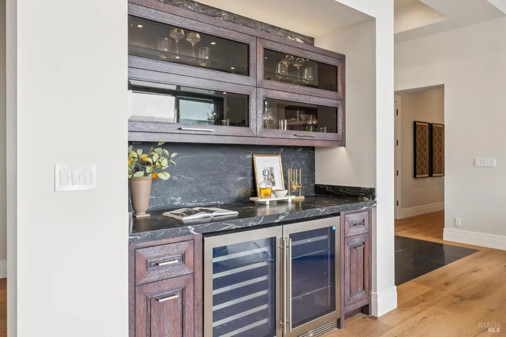 217 Cleveland Avenue Mill Valley, CA 94941