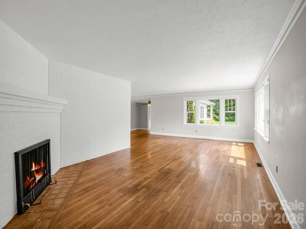 370 Orchard Circle Laurel Park, NC 28739